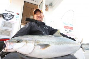 長崎県五島列島にてミタニソンがヒラマサ17kgをキャッチ